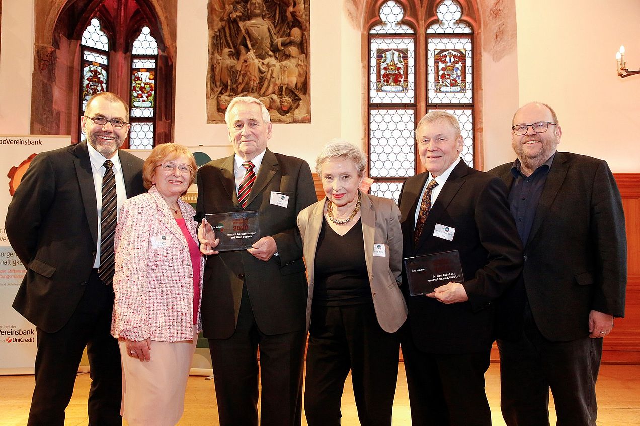 Irmgard Doetsch (2.v.l.) und Klaus Doetsch (3.v.l.)