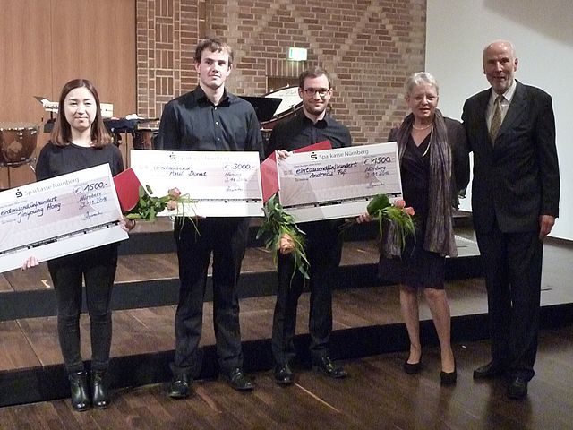 Die Preisträger_innen mit dem Stifter-Ehepaar