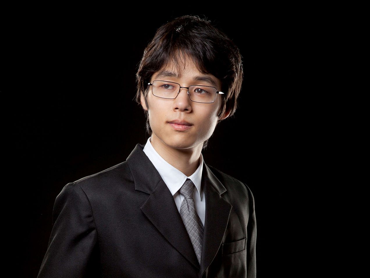 Porträt von Shunichiro Katsura im Anzug. 