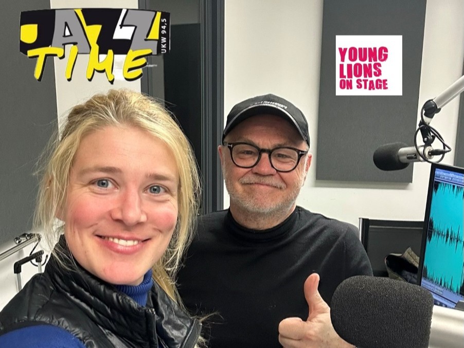 Victoria Pohl und Prof. Klaus Graf im Aufnahmestudio für die Jazztime-Sendung